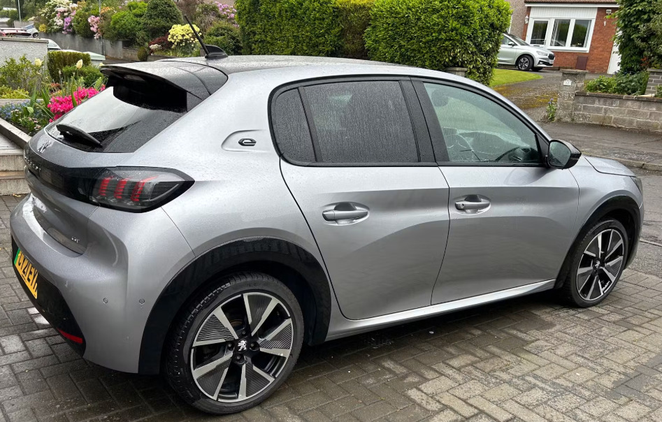 Peugeot e-208 100Kw Gt 50Kwh Grey #2