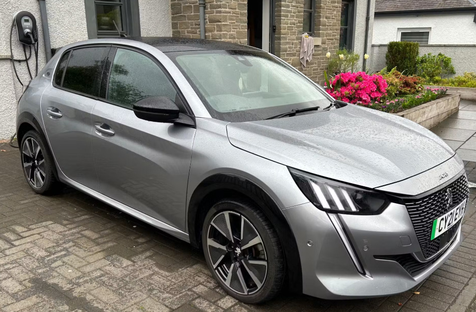 Peugeot e-208 100Kw Gt 50Kwh Grey