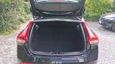 Volvo V40 T3 152 Inscription Geartronic Black #5