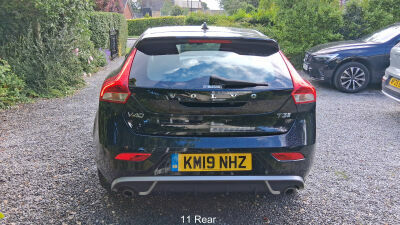 Volvo V40 T3 152 Inscription Geartronic Black #2