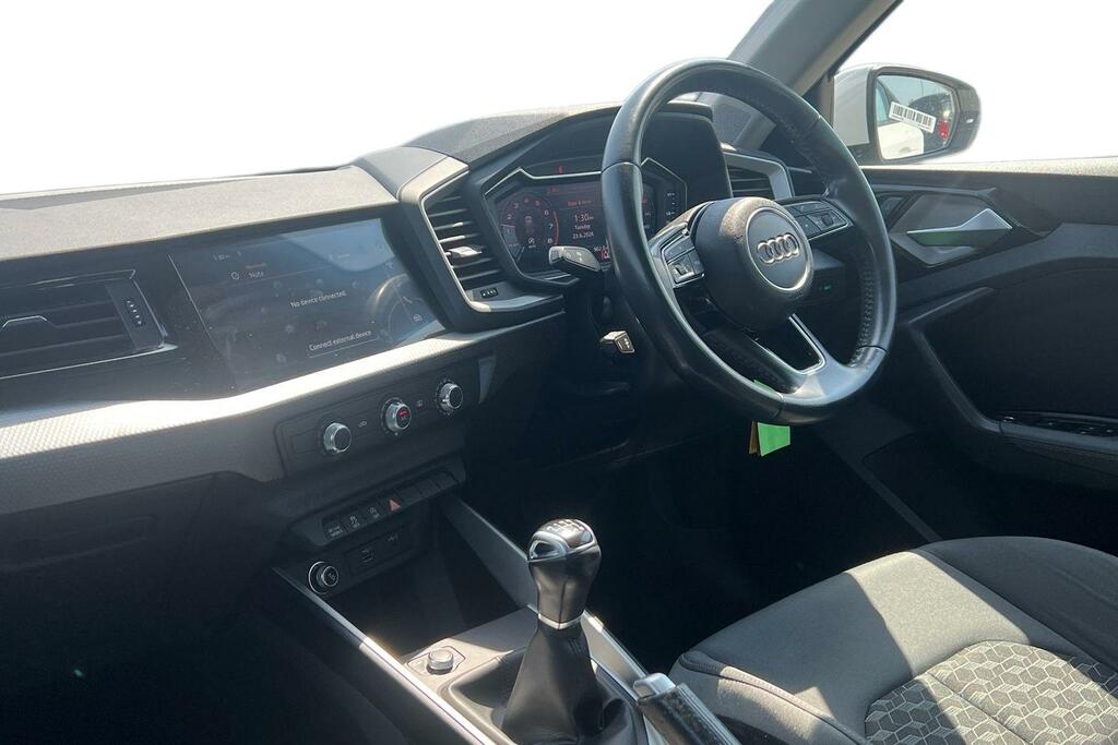 Audi A1 30 Tfsi Sport DA19LYP White #4
