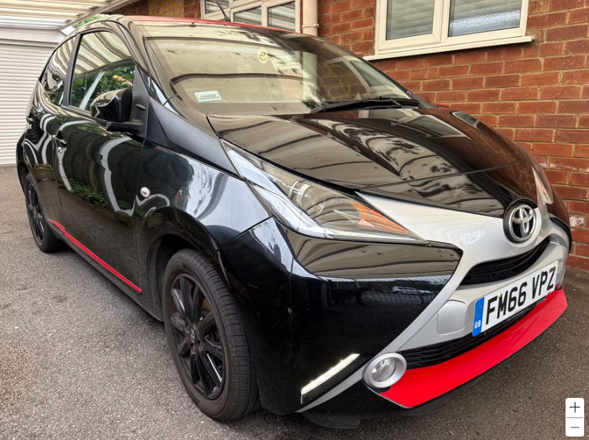Toyota Aygo 1.0 Vvt-i X-press X-shift Black