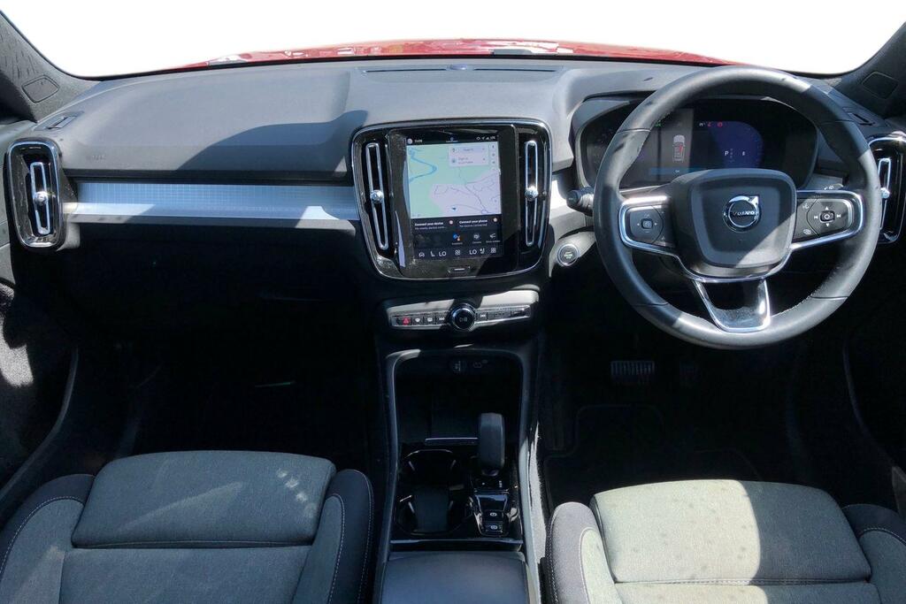 Volvo XC40 2.0 B3p Plus Dark NX72KWJ Red #3