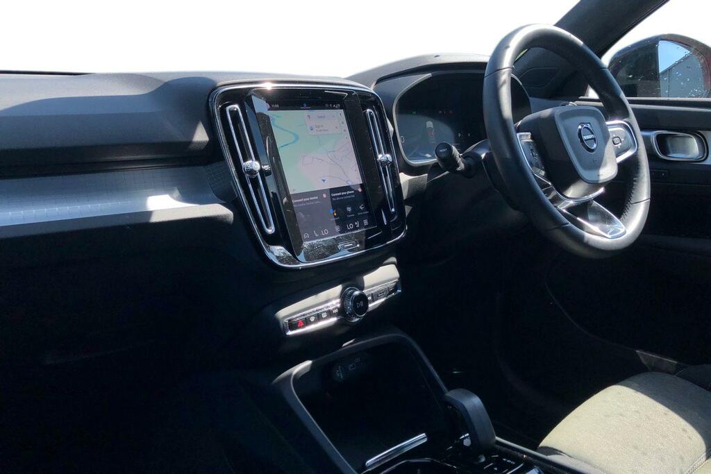 Volvo XC40 2.0 B3p Plus Dark NX72KWJ Red #4