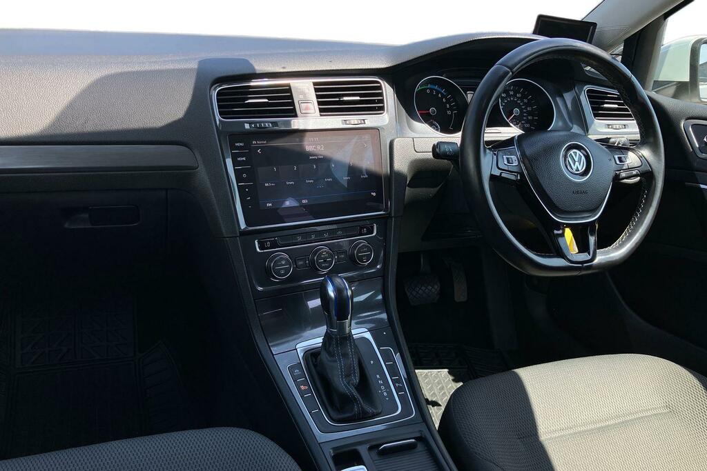 Volkswagen e-Golf 99Kw E-golf 35Kwh White #4