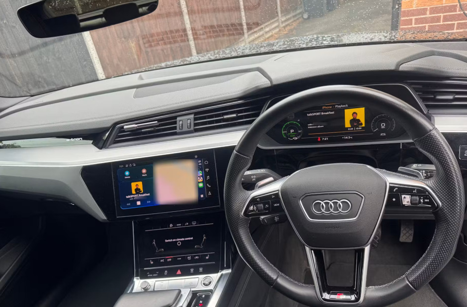 Audi E-tron 300Kw 55 Quattro 95Kwh S Line Black #3