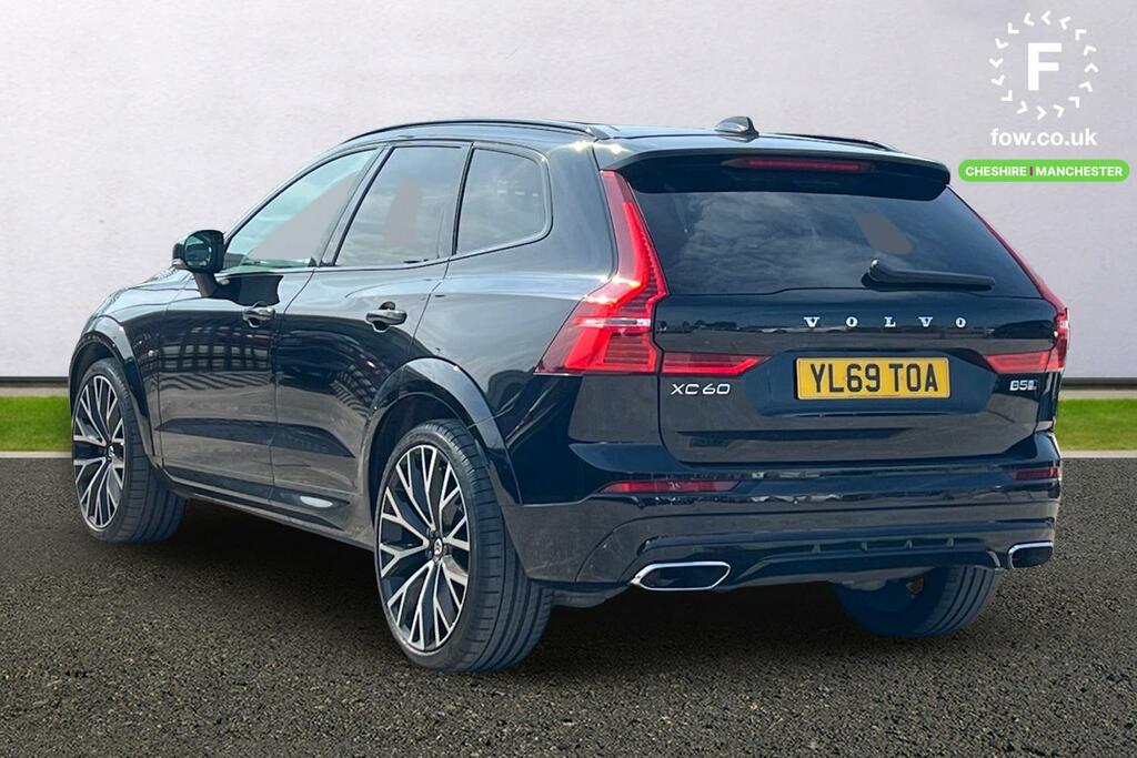 Volvo XC60 2.0 B5p 250 R Design Pro Awd Geartronic Black #2