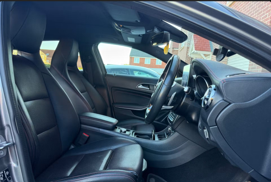Mercedes-Benz GLA Class 2.1 Gla200d Amg Line Executive Suv 7G Black #2