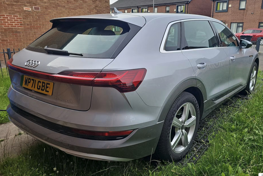 Audi E-tron 230Kw 50 Quattro 71Kwh Technik Silver #2
