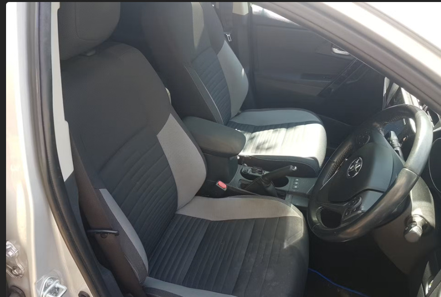 Toyota Auris 1.8 Hybrid Design Cvt Silver #2