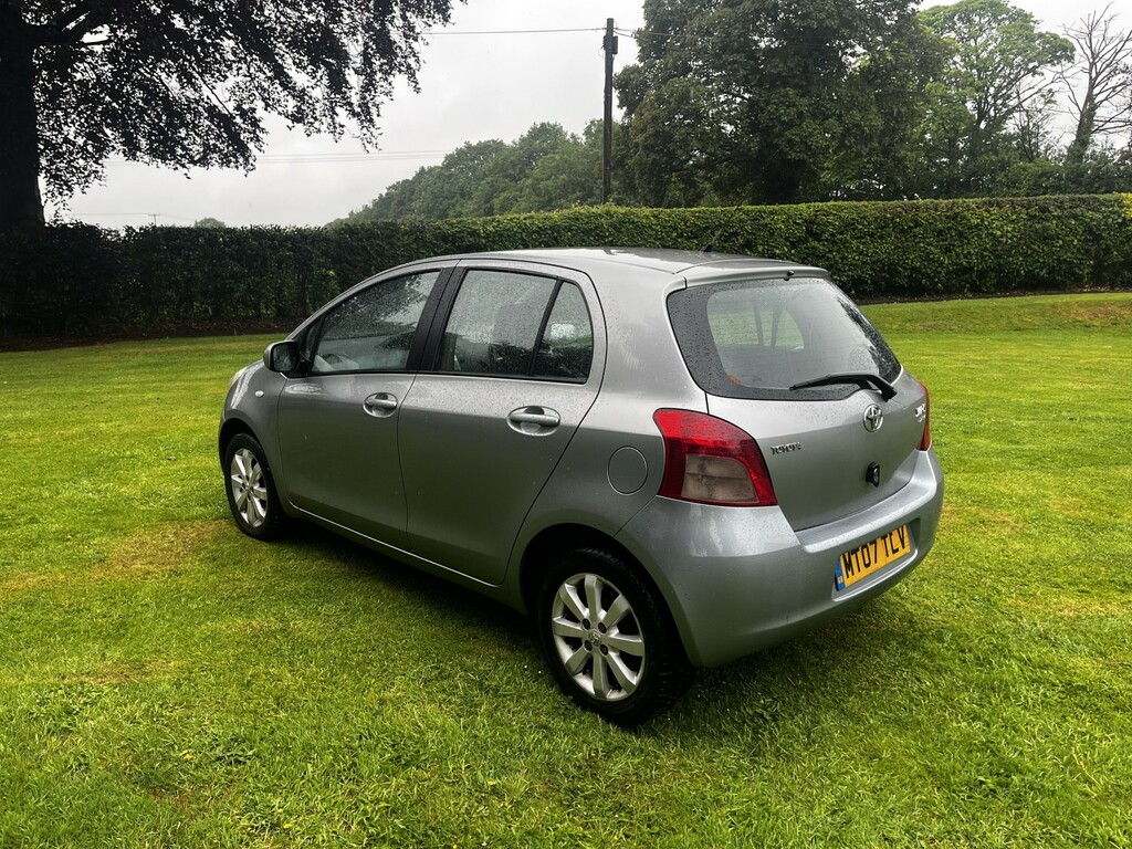 Toyota Yaris Hatchback 1.3 Vvt-i Zinc With Service History 200 MT07TLV Silver #4