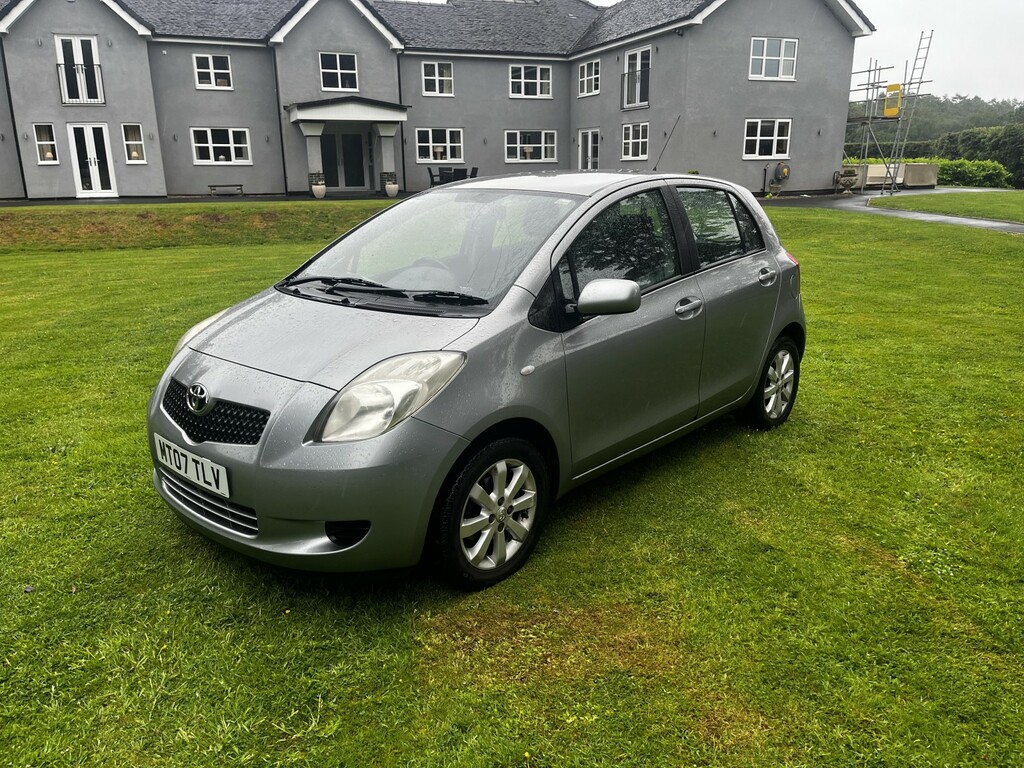 Toyota Yaris Hatchback 1.3 Vvt-i Zinc With Service History 200 MT07TLV Silver #2