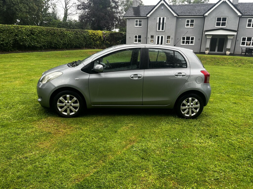 Toyota Yaris Hatchback 1.3 Vvt-i Zinc With Service History 200 MT07TLV Silver #5