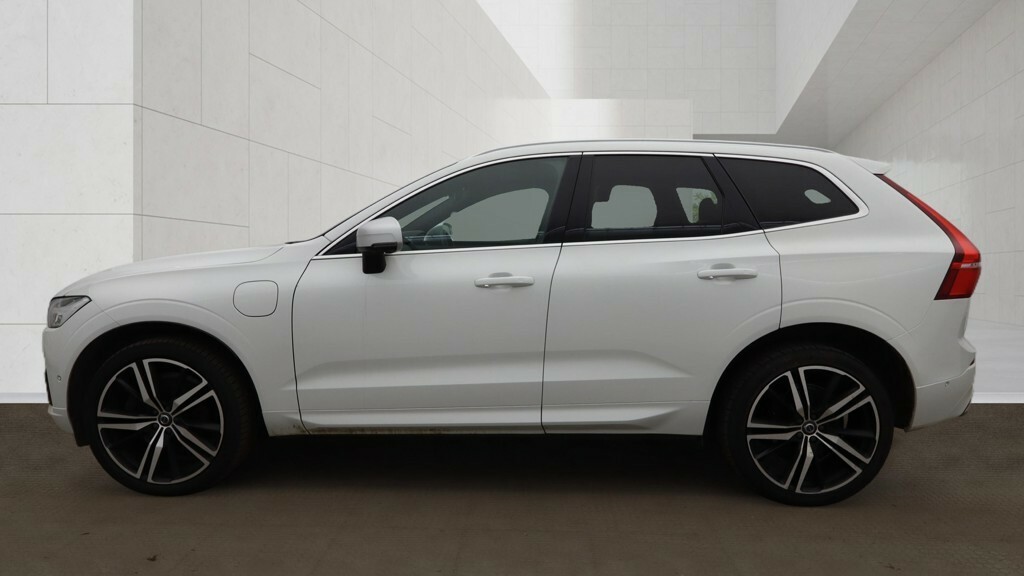 Volvo XC60 2.0 R-design T8 Twin Engine Awd White #5