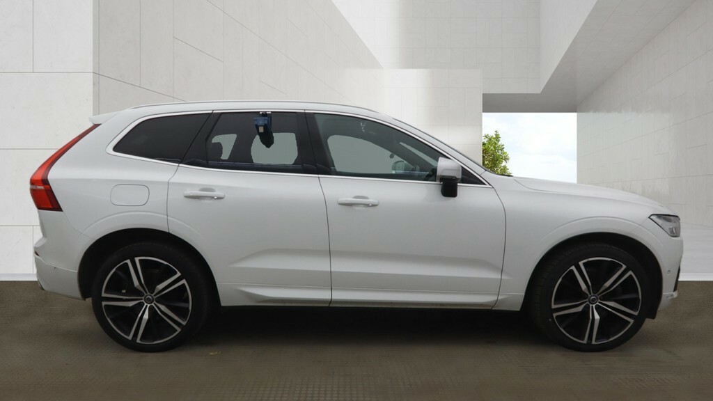 Volvo XC60 2.0 R-design T8 Twin Engine Awd White #6