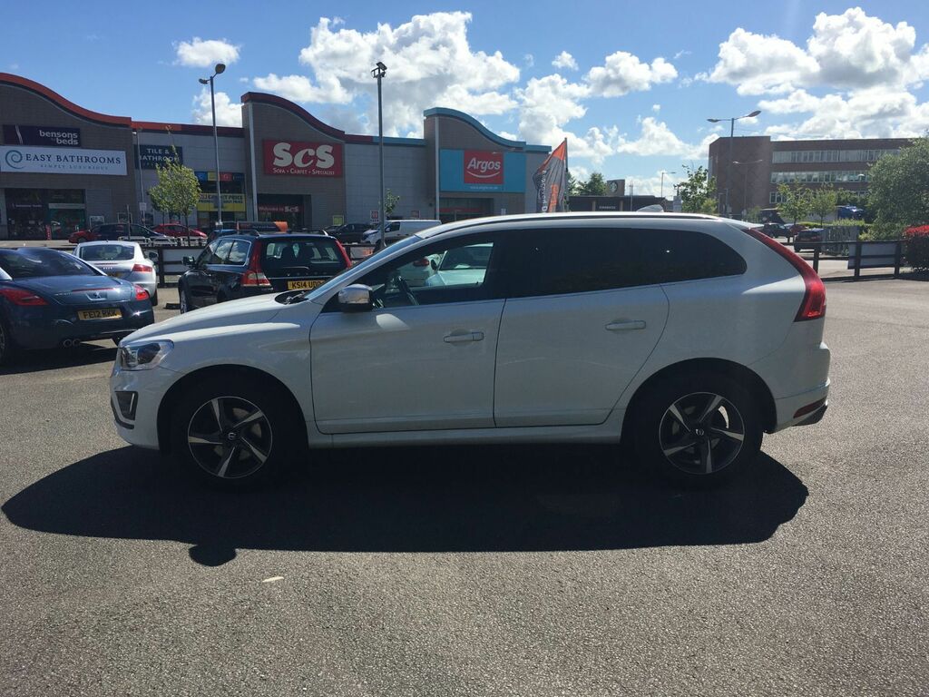 Volvo XC60 2.4 D5 R-design Lux Nav,black Lth,sat Nav,rear Dvd White #5