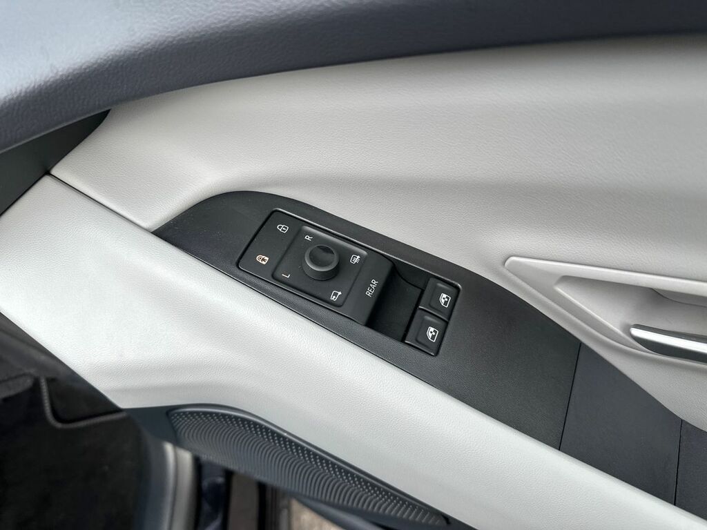 Ford Explorer Premium Grey #25
