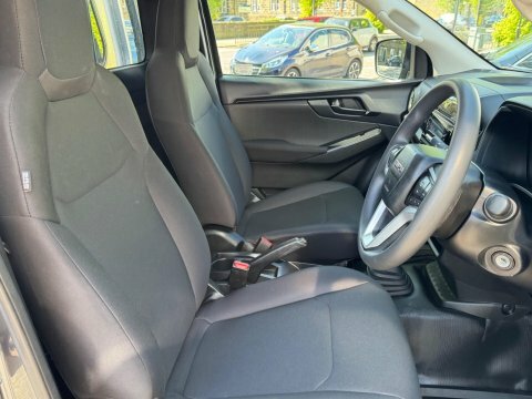 Isuzu D-Max 1.9 V-cross Double Cab 4X4 Grey #14