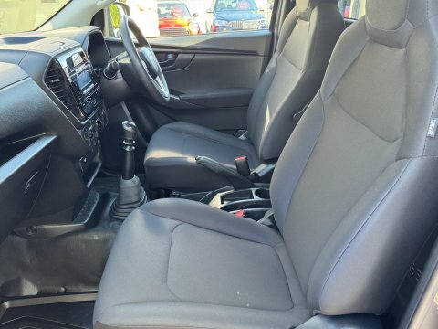 Isuzu D-Max 1.9 V-cross Double Cab 4X4 Grey #20