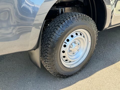 Isuzu D-Max 1.9 V-cross Double Cab 4X4 Grey #25