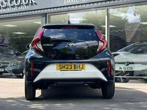 Toyota Aygo X Vvt-i Edge White #4
