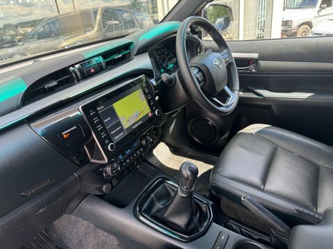 Toyota HILUX 2.8 D-4d Invincible X 4Wd E... Brown #72