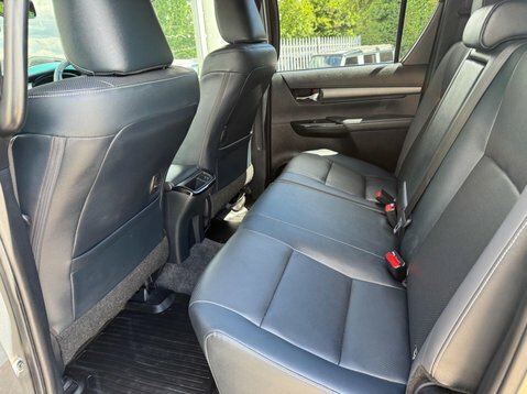 Toyota HILUX 2.8 D-4d Invincible X 4Wd E... Brown #96