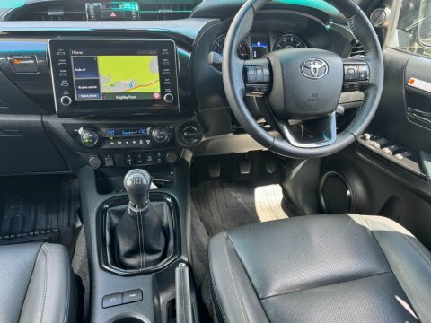 Toyota HILUX 2.8 D-4d Invincible X 4Wd E... Brown #25