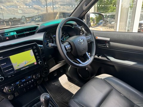 Toyota HILUX 2.8 D-4d Invincible X 4Wd E... Brown #71