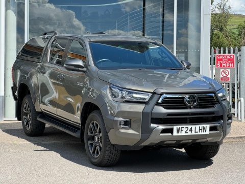 Toyota HILUX Invincible X 4Wd Brown