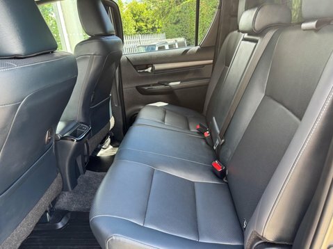 Toyota HILUX 2.8 D-4d Invincible X 4Wd E... Brown #97