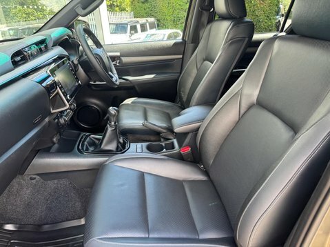 Toyota HILUX 2.8 D-4d Invincible X 4Wd E... Brown #83