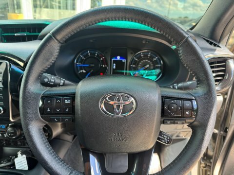 Toyota HILUX 2.8 D-4d Invincible X 4Wd E... Brown #39