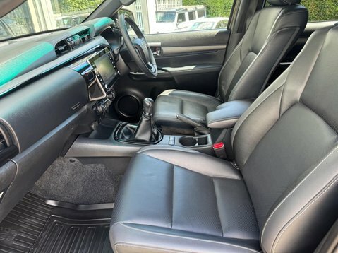 Toyota HILUX 2.8 D-4d Invincible X 4Wd E... Brown #84