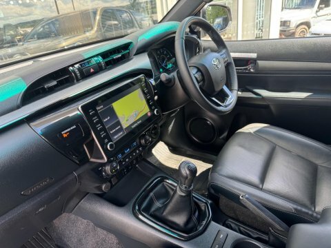 Toyota HILUX 2.8 D-4d Invincible X 4Wd E... Brown #23