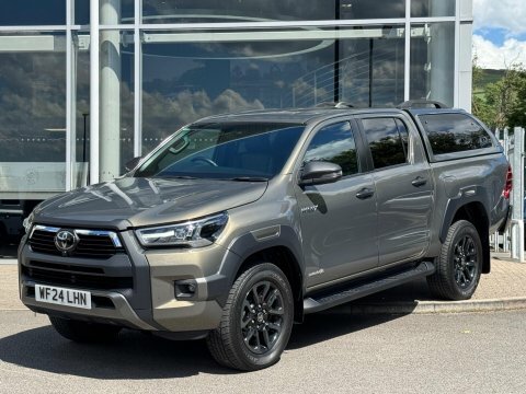 Toyota HILUX Invincible X 4Wd Brown #3