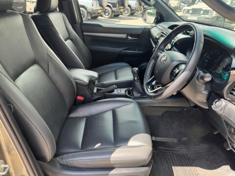Toyota HILUX 2.8 D-4d Invincible X 4Wd E... Brown #18