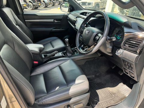 Toyota HILUX 2.8 D-4d Invincible X 4Wd E... Brown #19