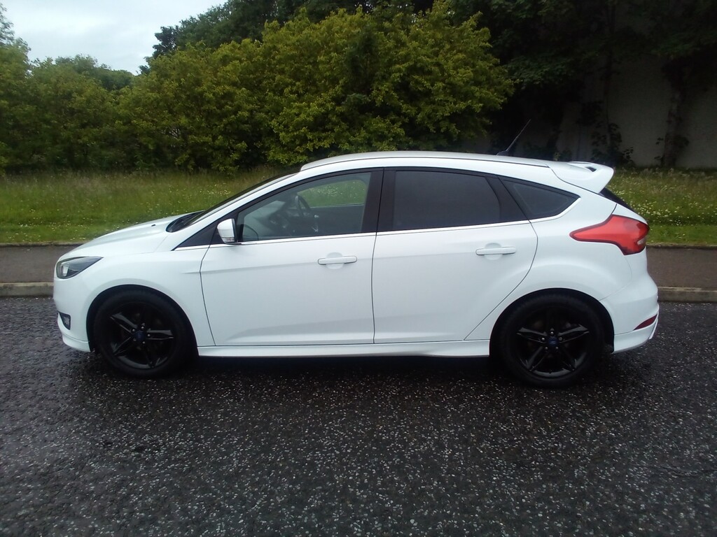 Ford Focus Hatchback Zetec S 1.0 T Eco 201616 MC16AXH White #5