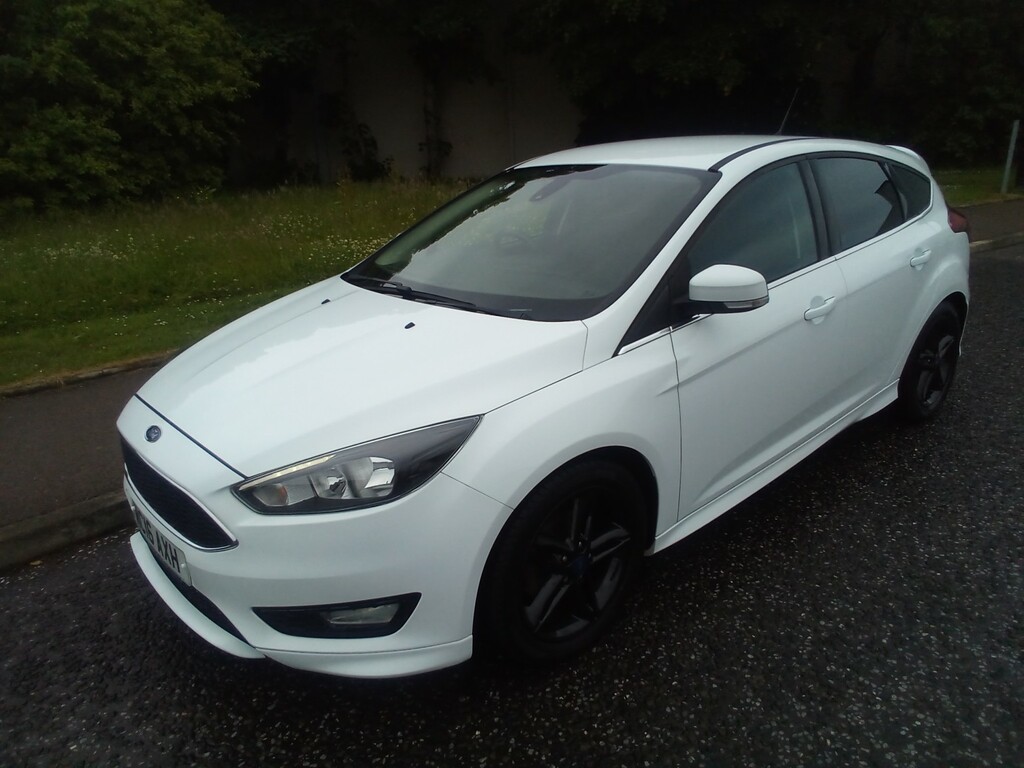 Ford Focus Hatchback Zetec S 1.0 T Eco 201616 MC16AXH White #3