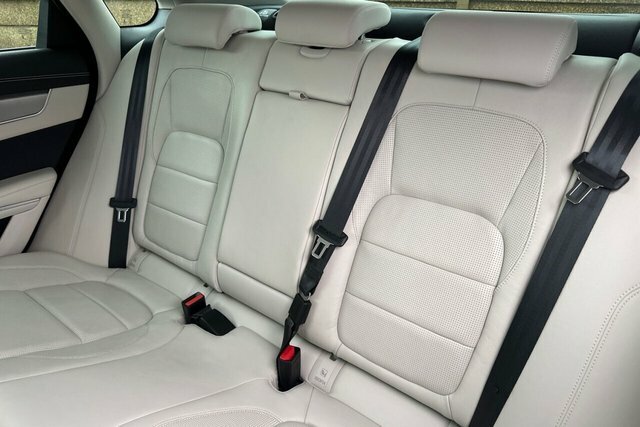 Jaguar XF 2.0 D200 R-dynamic Se Grey #17