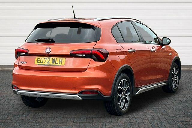 Fiat Tipo Cross Hatchback Orange #3
