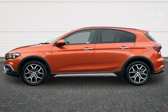 Fiat Tipo Cross Hatchback Orange #6