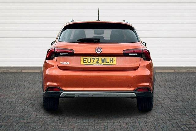 Fiat Tipo Cross Hatchback Orange #4