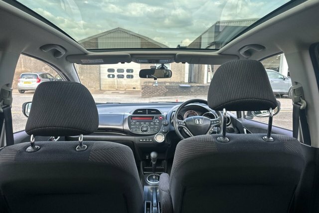 Honda Jazz 1.4 I-vtec Es Plus Cvt Black #35