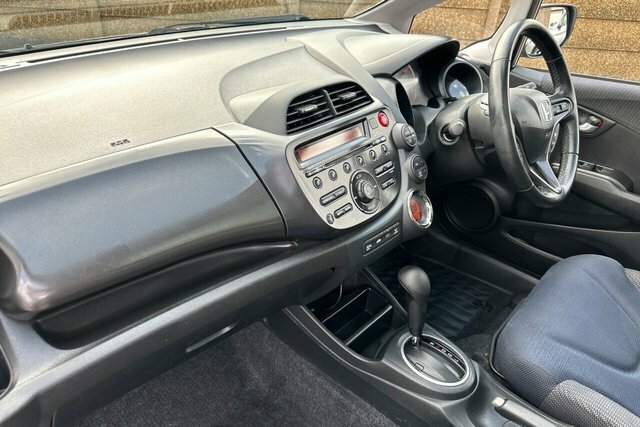 Honda Jazz 1.4 I-vtec Es Plus Cvt Black #15