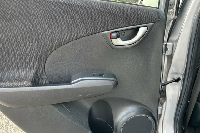 Honda Jazz 1.4 I-vtec Es Plus Cvt Black #28