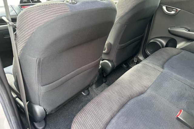Honda Jazz 1.4 I-vtec Es Plus Cvt Black #29