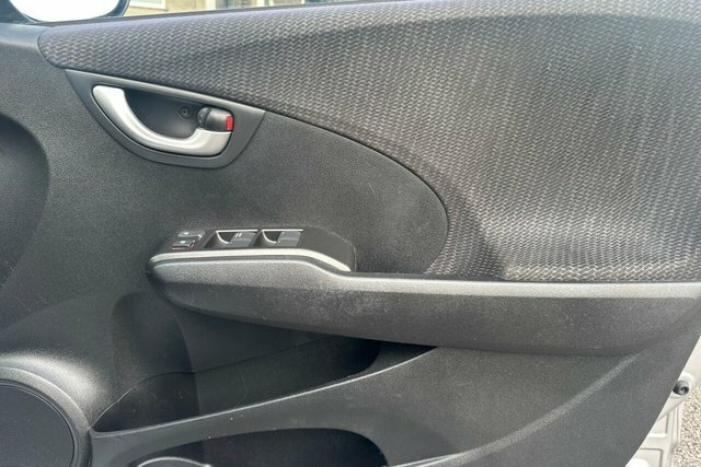 Honda Jazz 1.4 I-vtec Es Plus Cvt Black #40