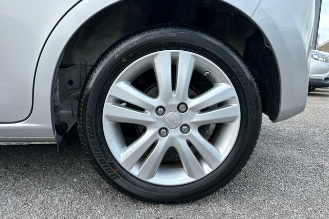Honda Jazz 1.4 I-vtec Es Plus Cvt Black #22